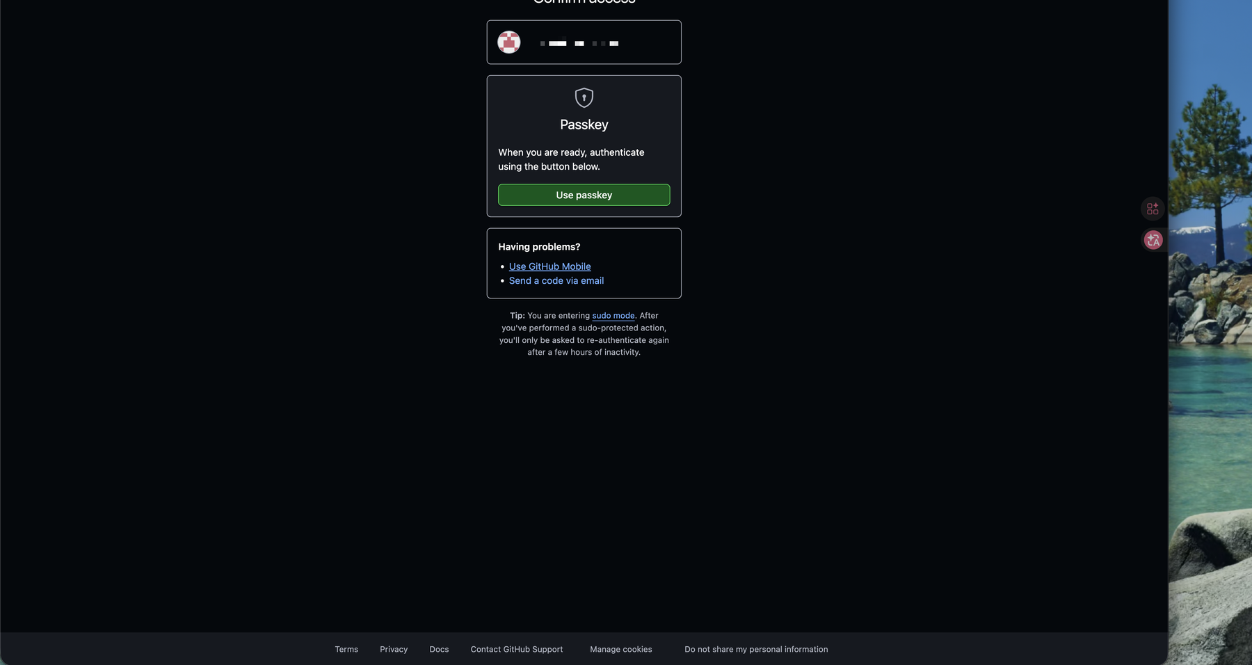 GitHub Confirm access 頁,要求用 passkey 二次驗證